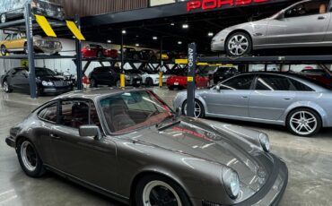 Porsche-911-1982-Coupe