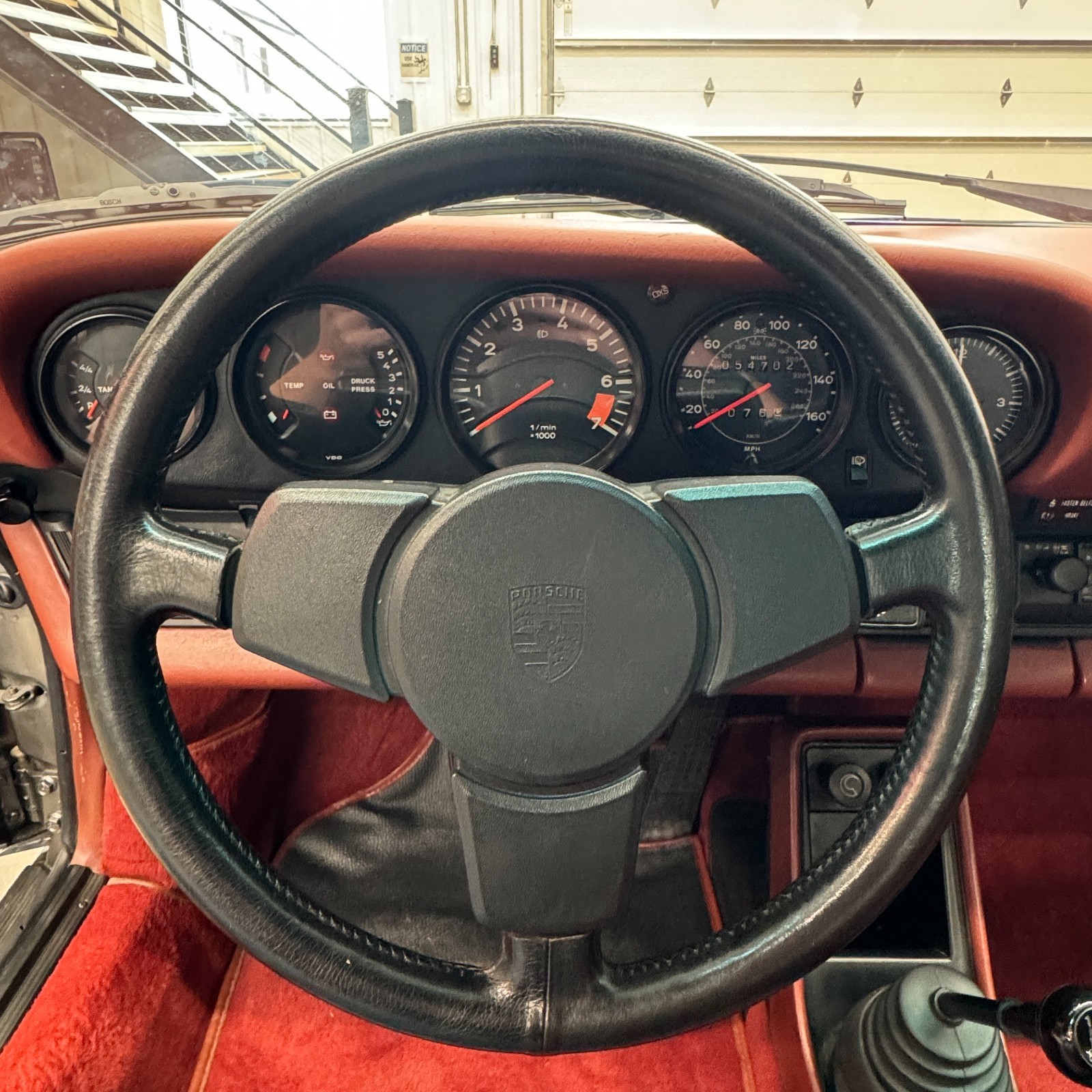 Porsche-911-1982-Coupe-8