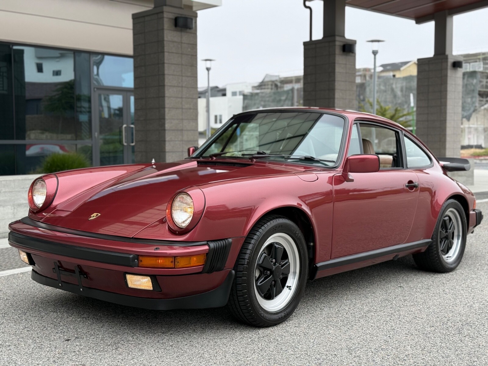 Porsche-911-1984-1