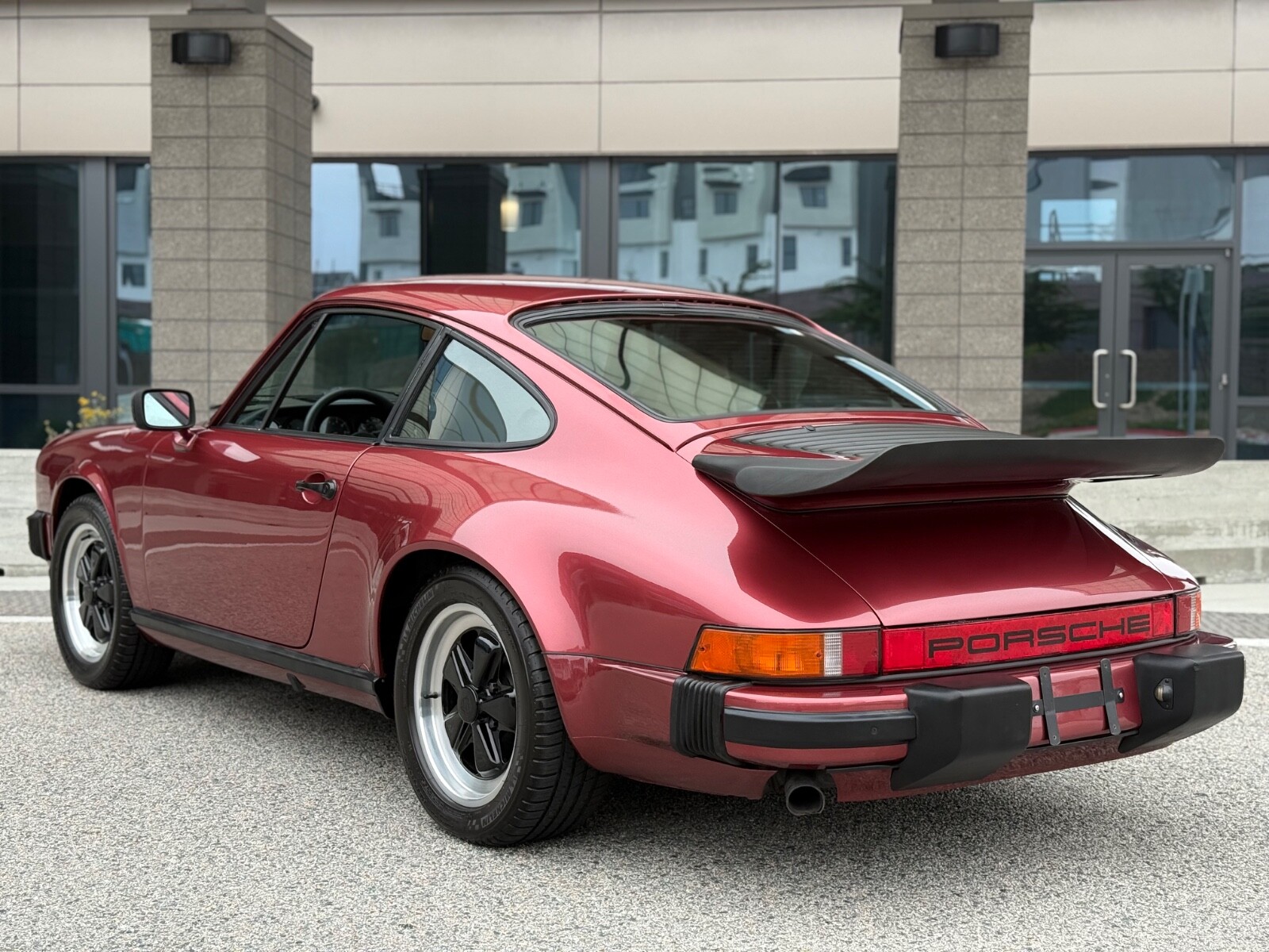 Porsche-911-1984-3