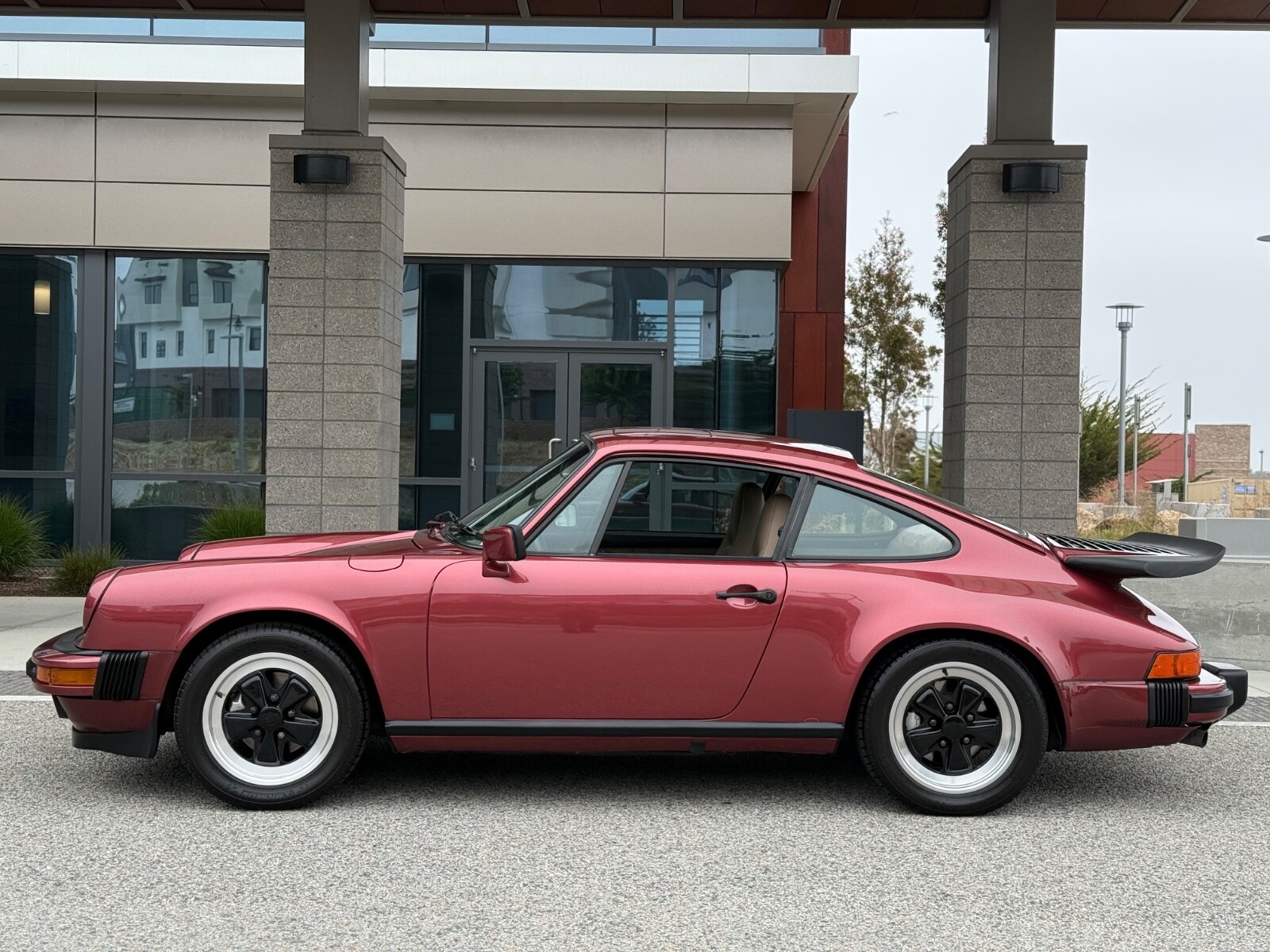 Porsche-911-1984-4