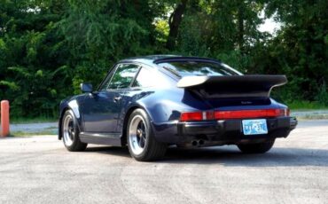 Porsche-911-1988-Coupe-35