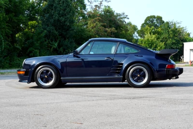 Porsche-911-1988-Coupe-36