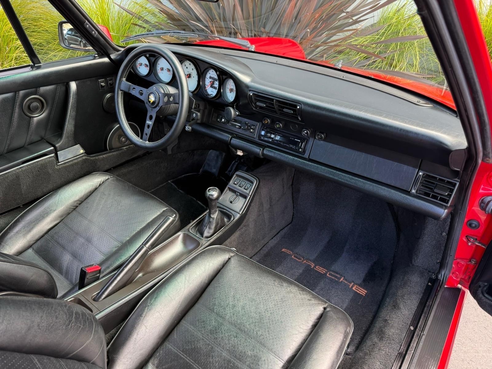 Porsche-911-1989-13