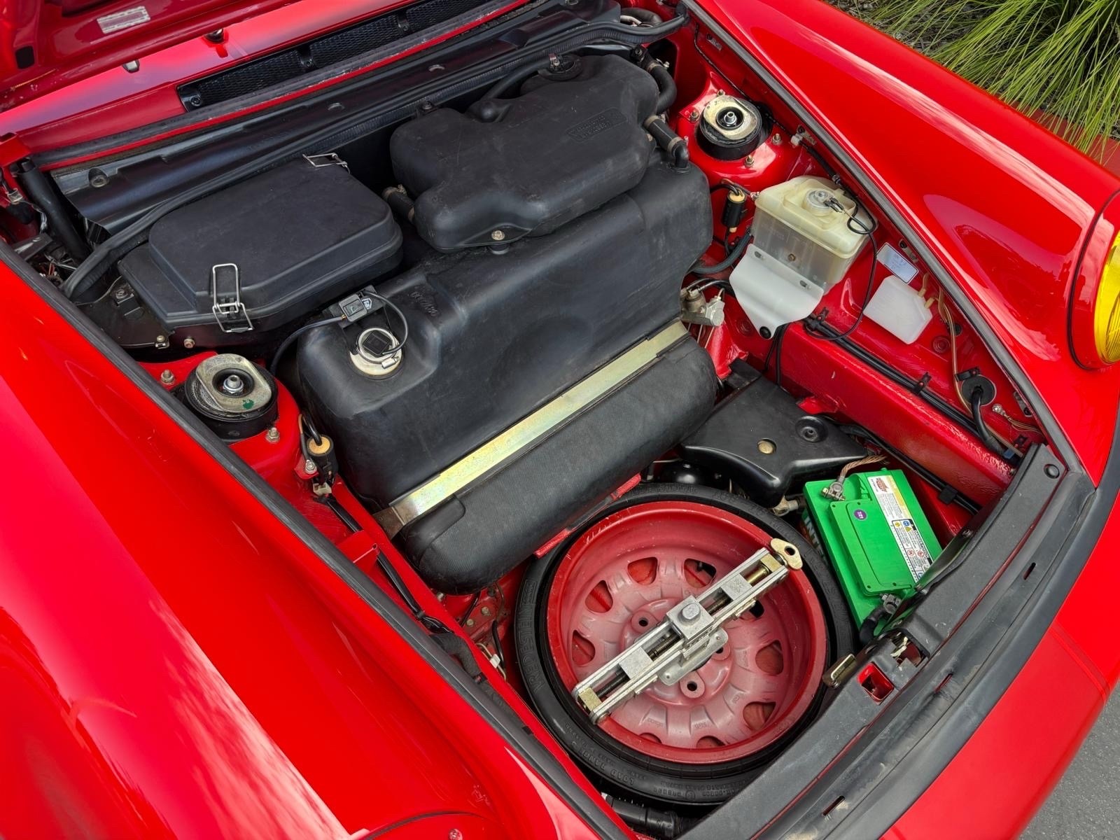 Porsche-911-1989-16