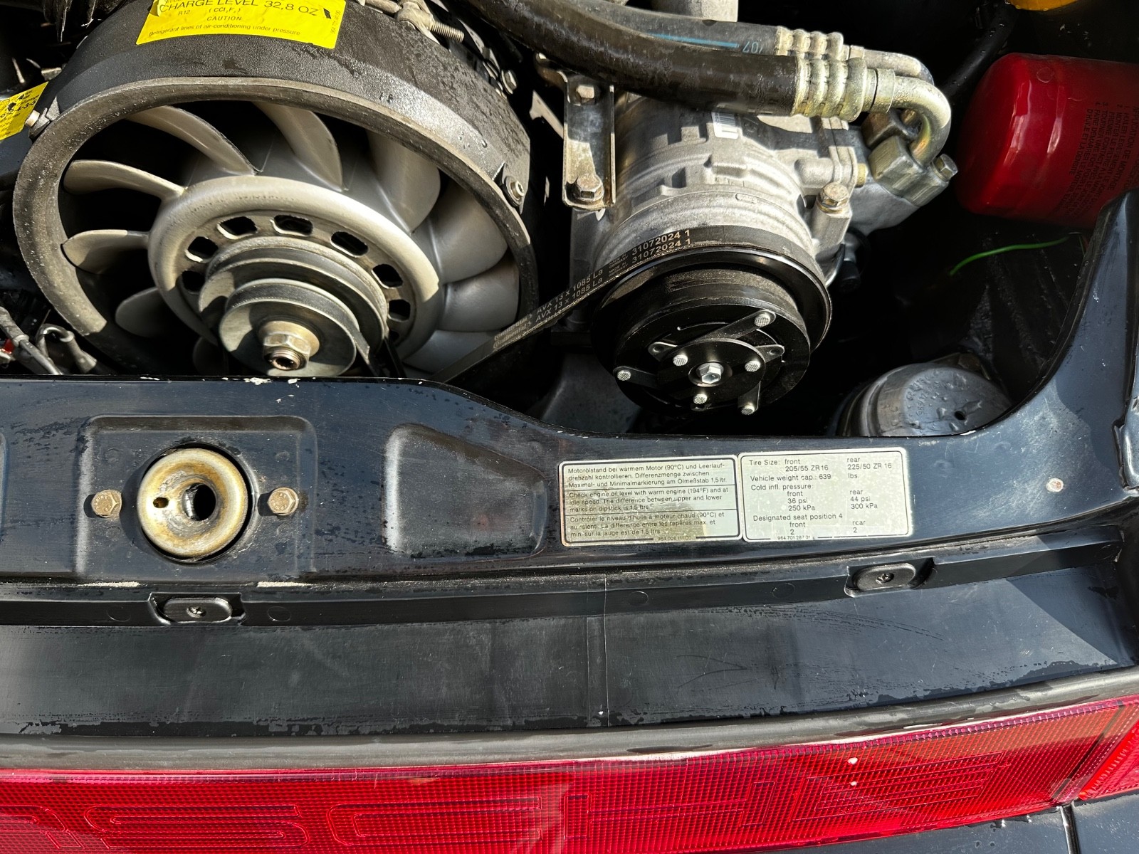 Porsche-911-1990-Convertible-36
