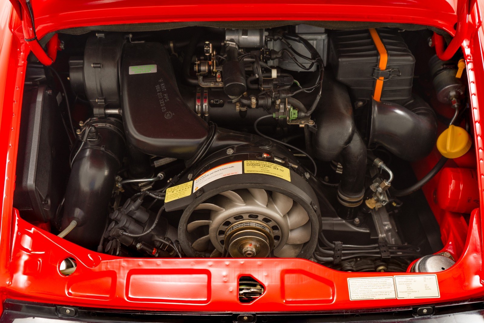 Porsche-911-1993-Coupe-11