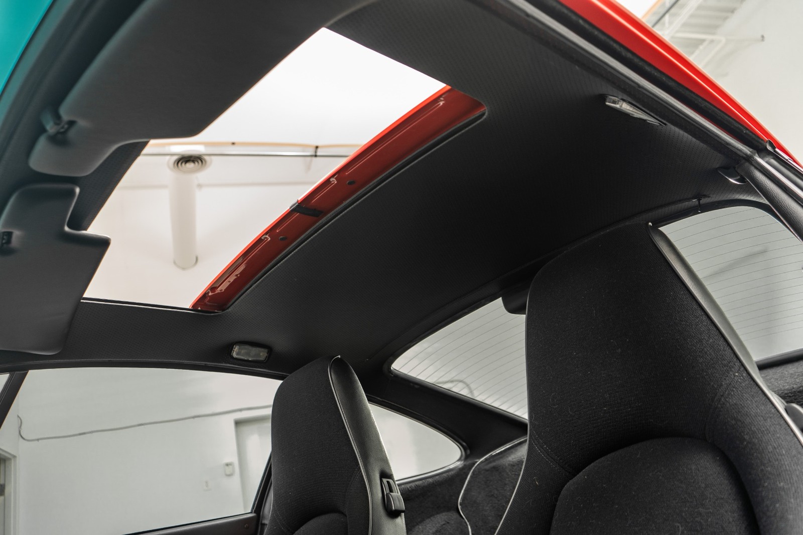 Porsche-911-1993-Coupe-17