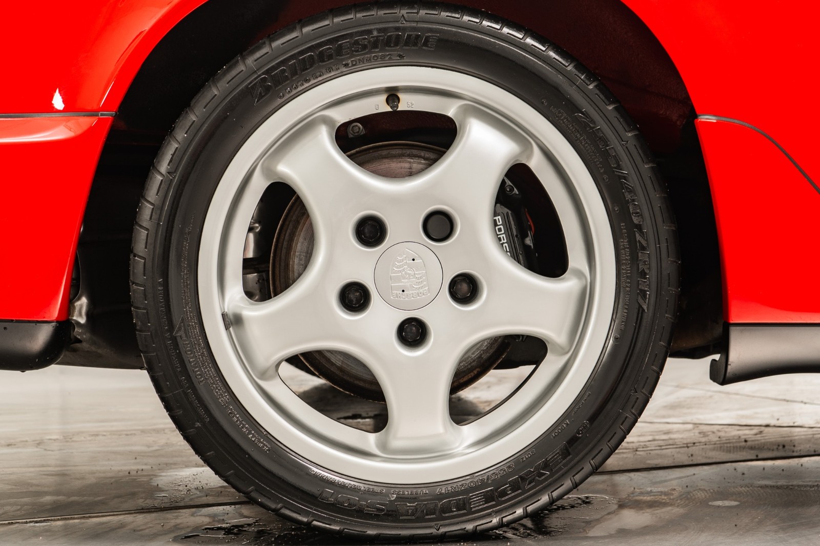 Porsche-911-1993-Coupe-38