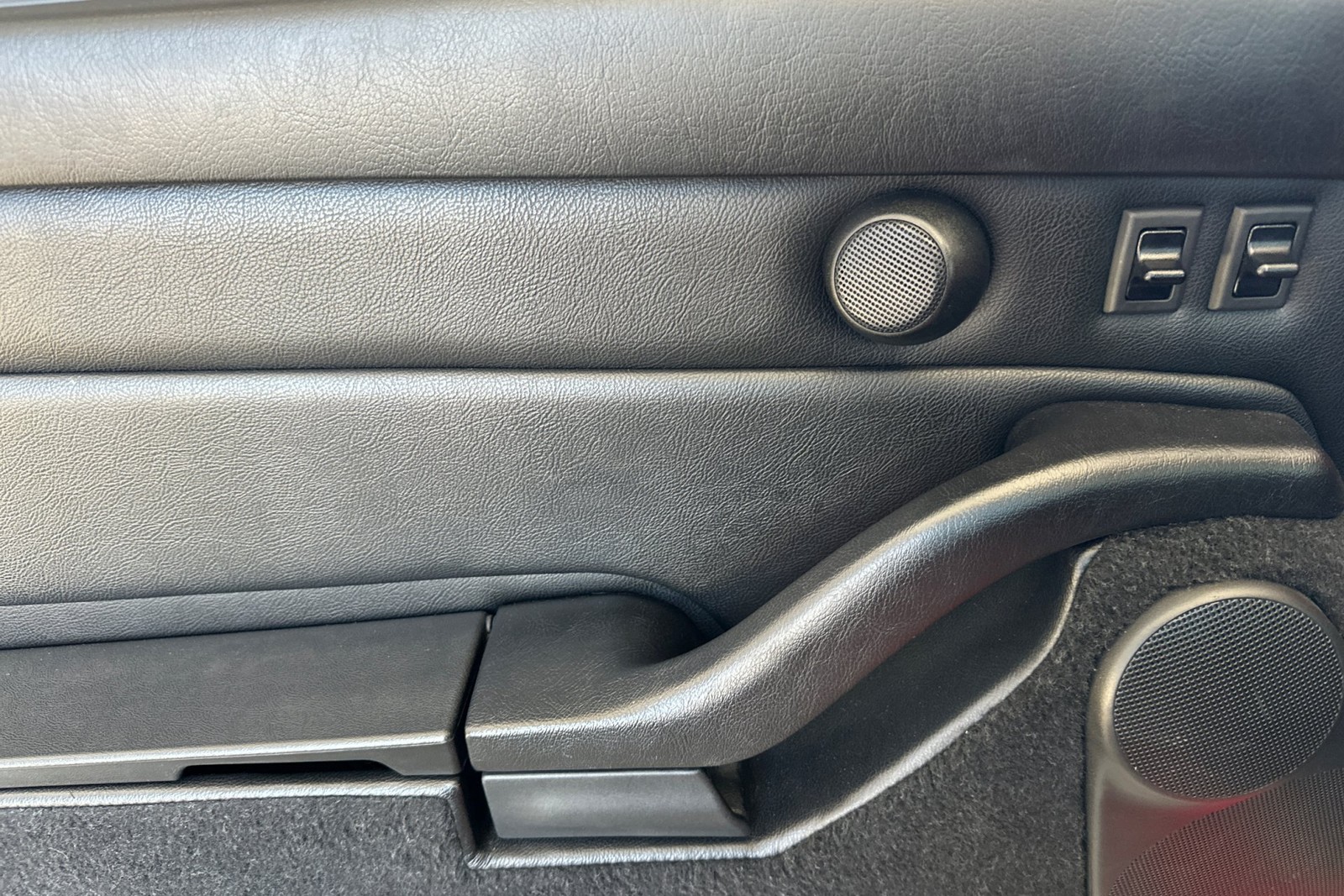 Porsche-911-1996-11