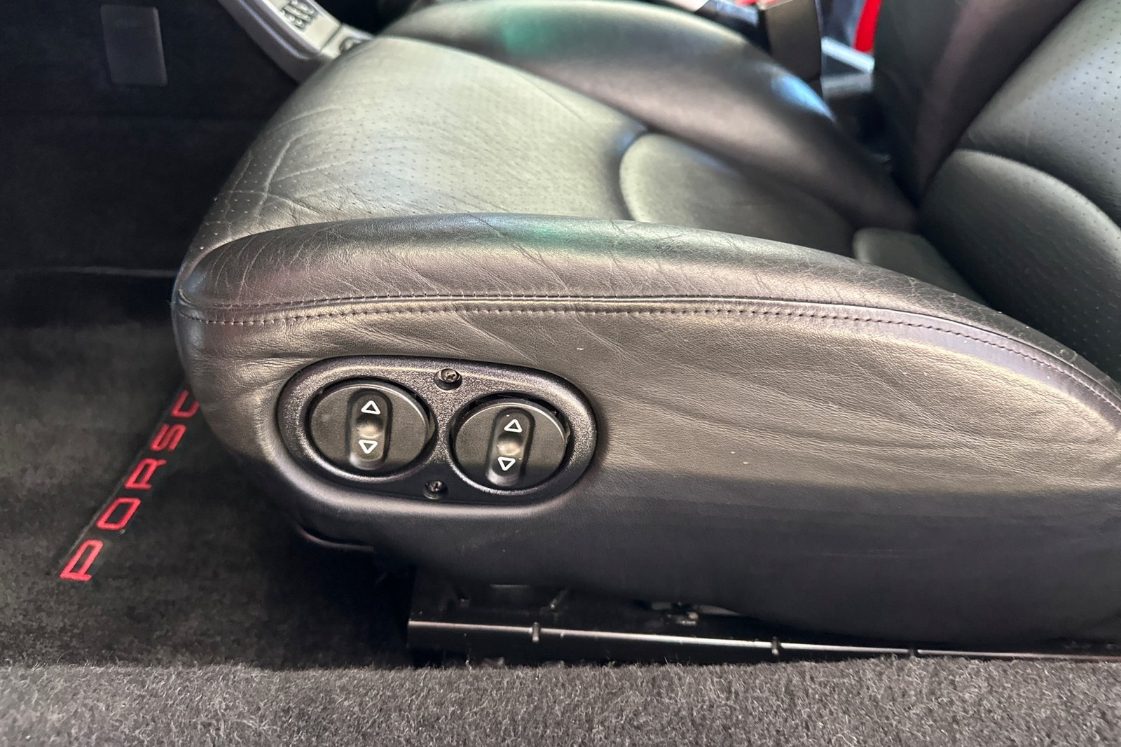 Porsche-911-1996-13