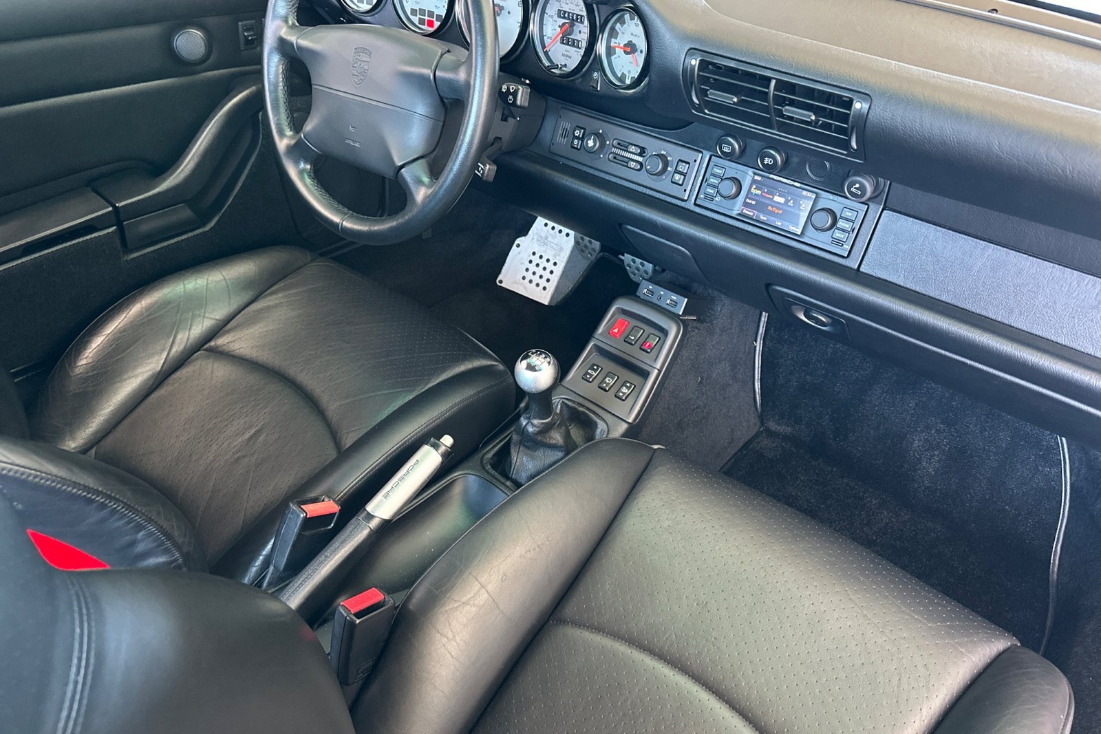 Porsche-911-1996-16