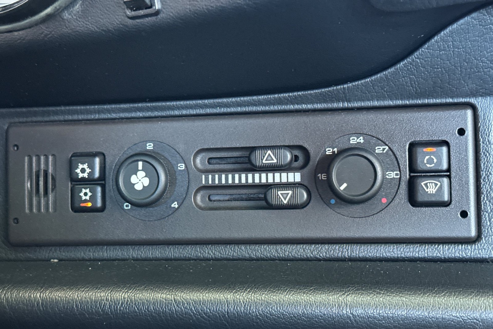 Porsche-911-1996-22