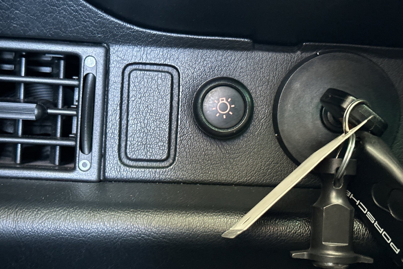 Porsche-911-1996-28