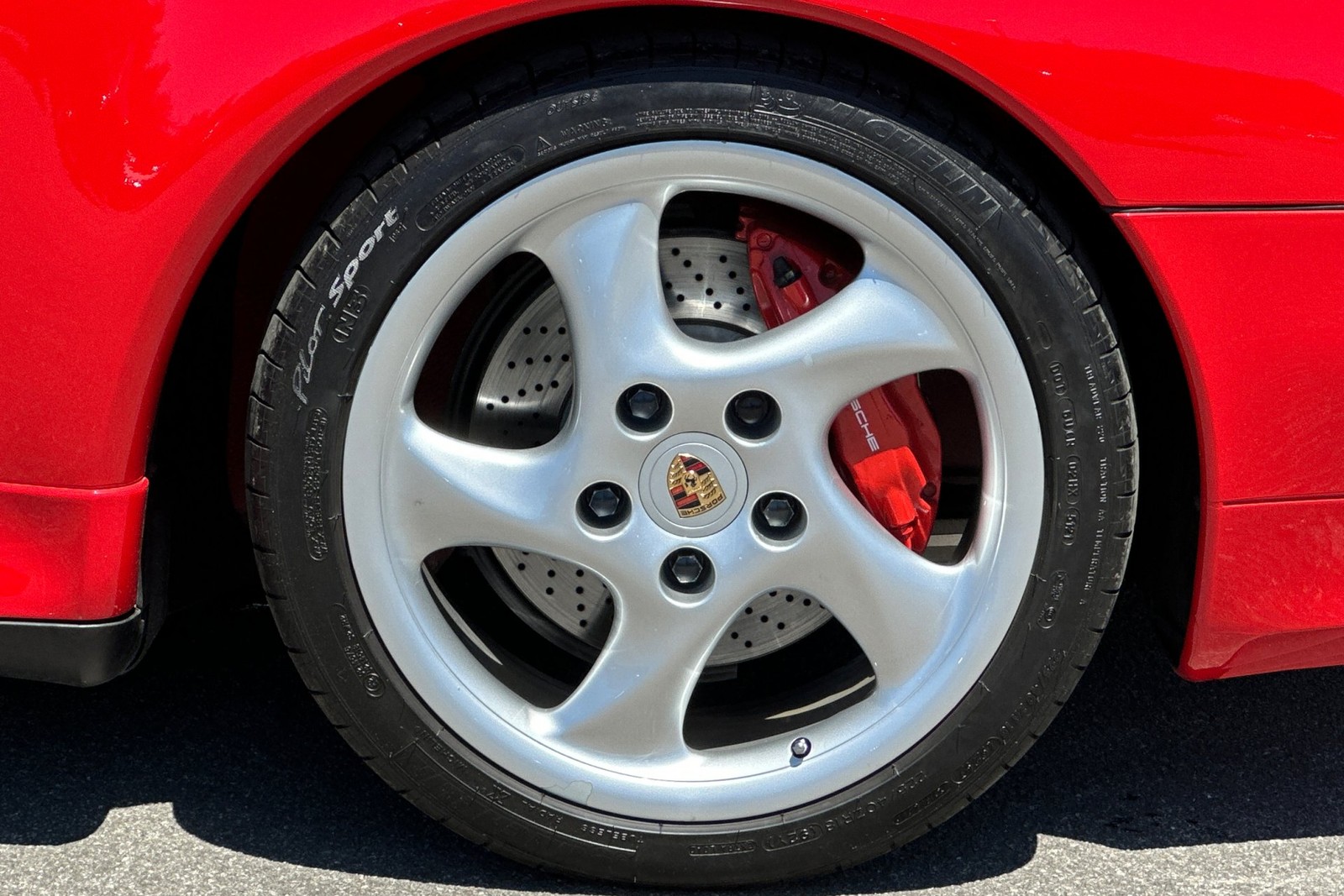 Porsche-911-1996-34