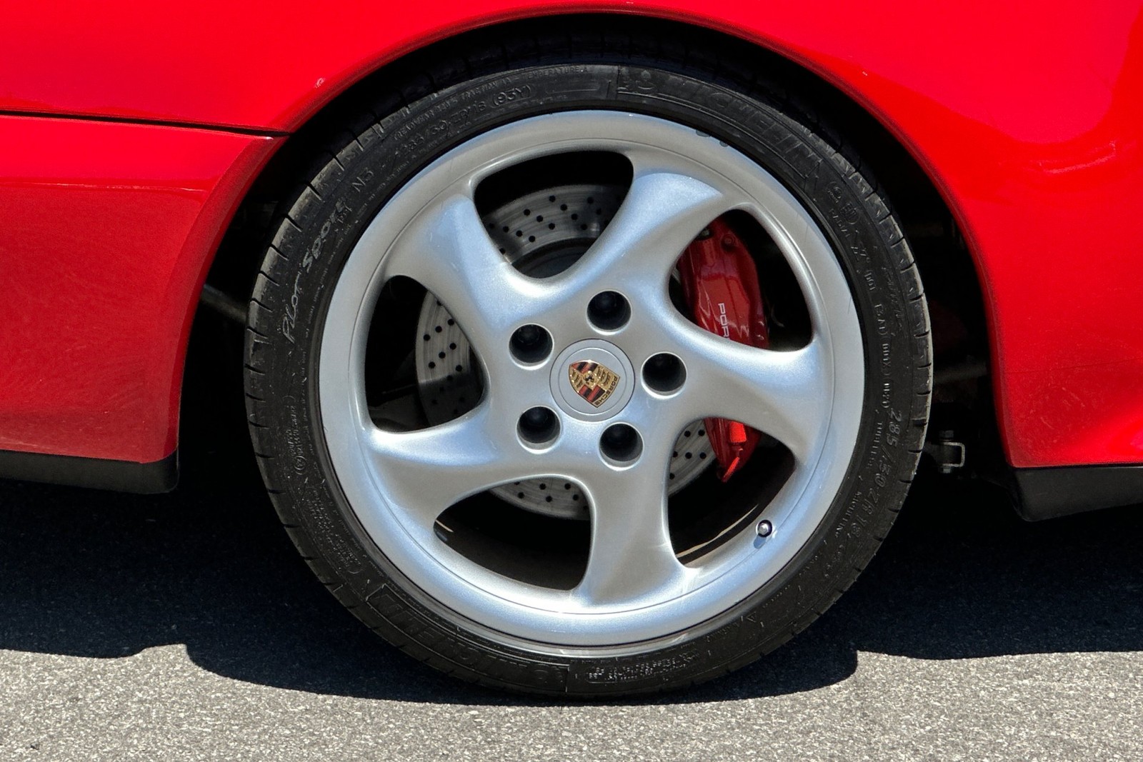 Porsche-911-1996-35