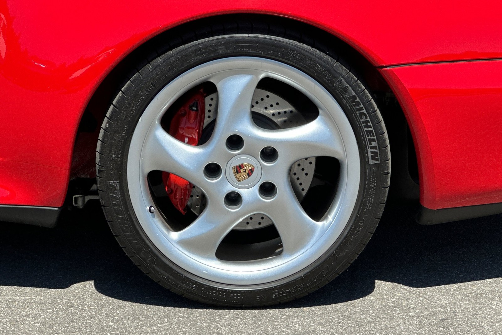 Porsche-911-1996-36