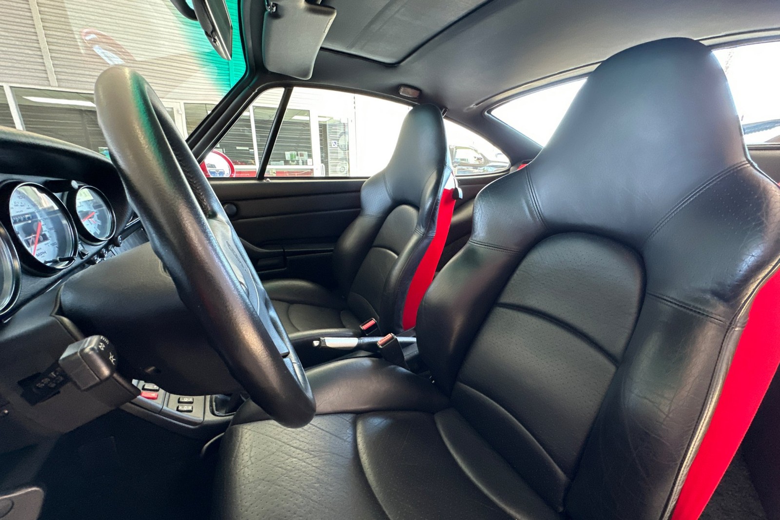 Porsche-911-1996-4