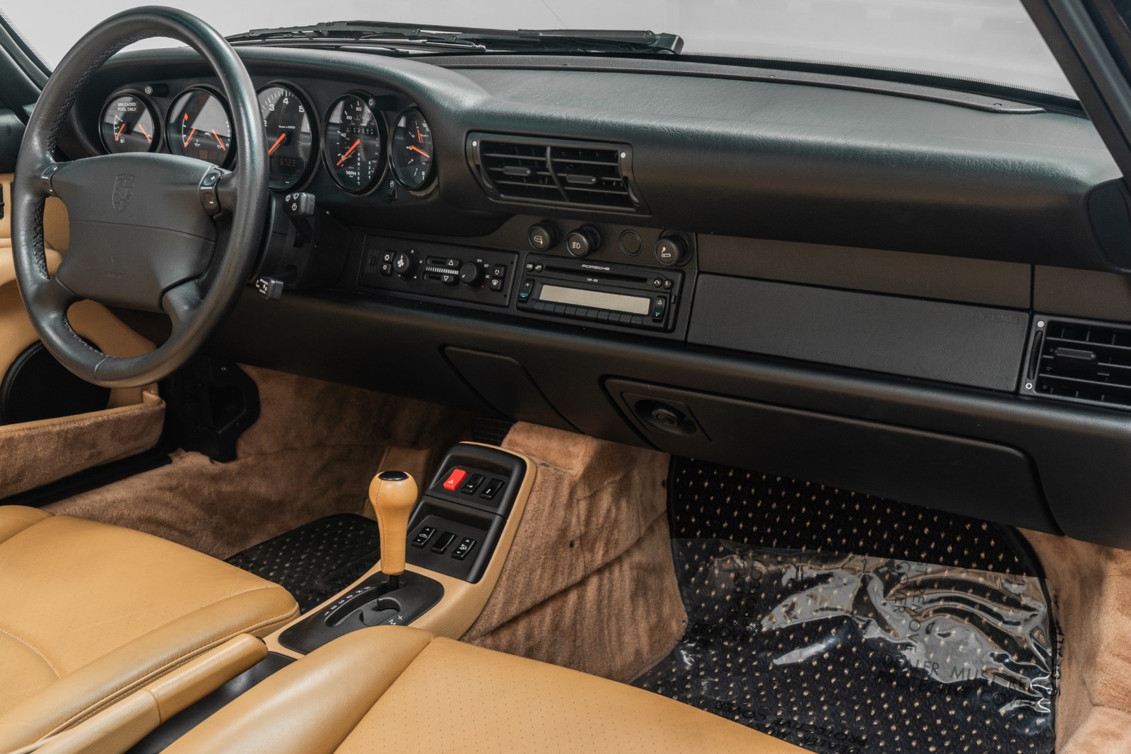 Porsche-911-1996-Convertible-13
