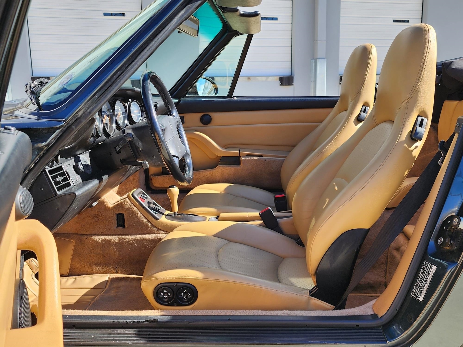 Porsche-911-1996-Convertible-29
