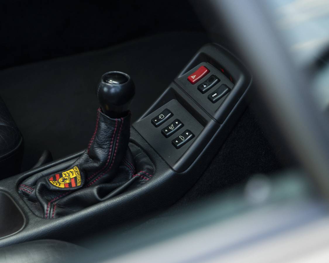 Porsche-911-carrera-4-coupe-993-1995-blue-16