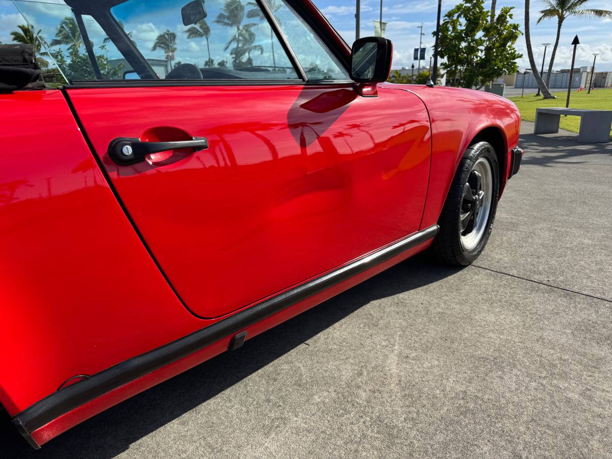 Porsche-911-carrera-cabriolet-1983-11