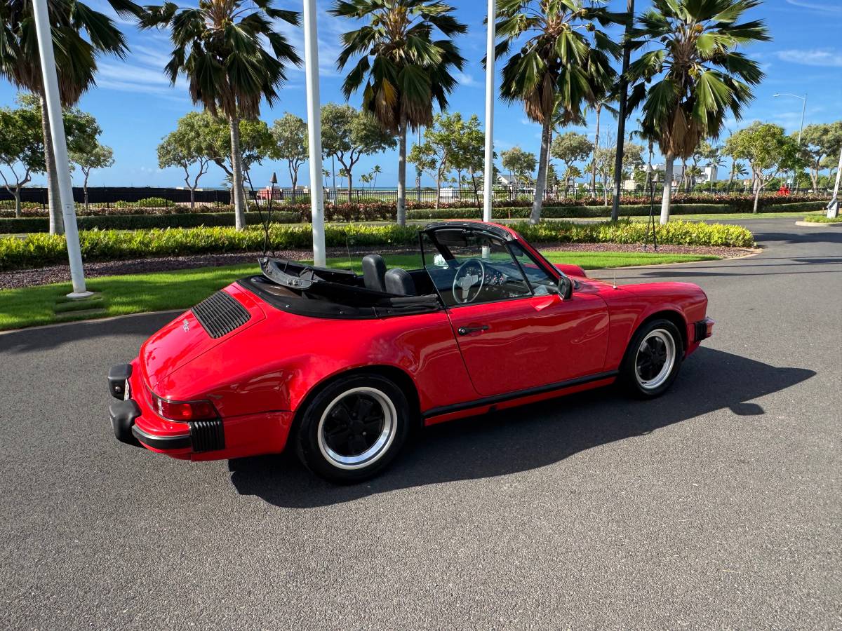 Porsche-911-carrera-cabriolet-1983-4