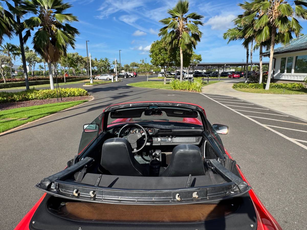 Porsche-911-carrera-cabriolet-1983-7