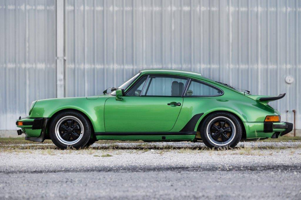 Porsche-911-turbo-1977-green