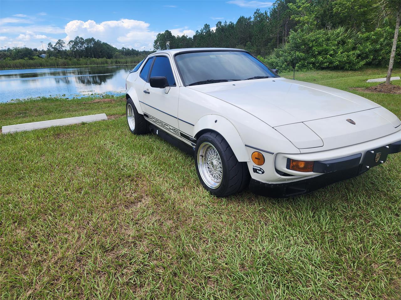 Porsche-924-1987-White-Black-12