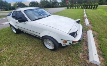 Porsche-924-1987-White-Black-14