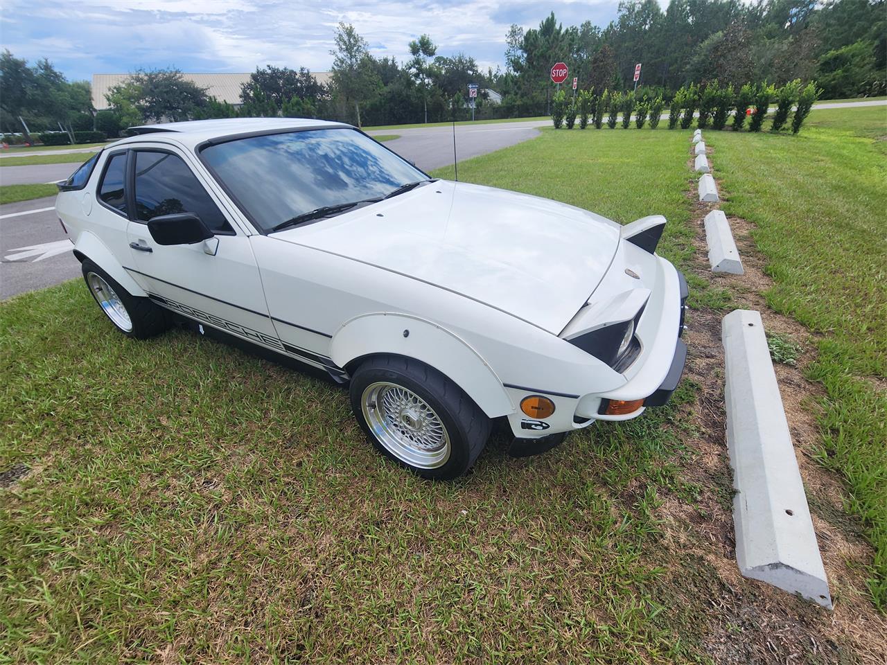 Porsche-924-1987-White-Black-14