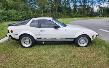Porsche-924-1987-White-Black-17