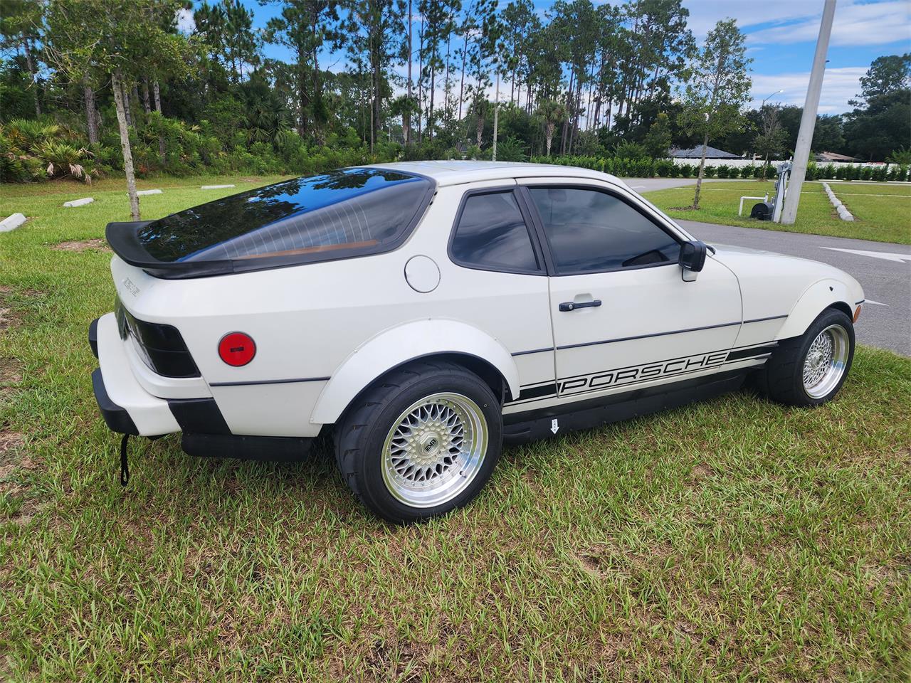 Porsche-924-1987-White-Black-19