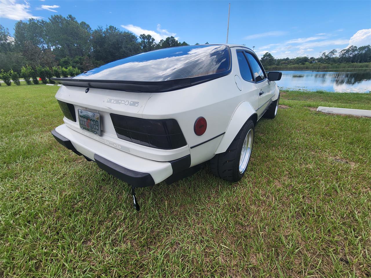 Porsche-924-1987-White-Black-20