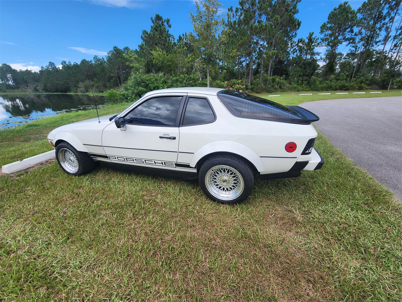 Porsche-924-1987-White-Black-23