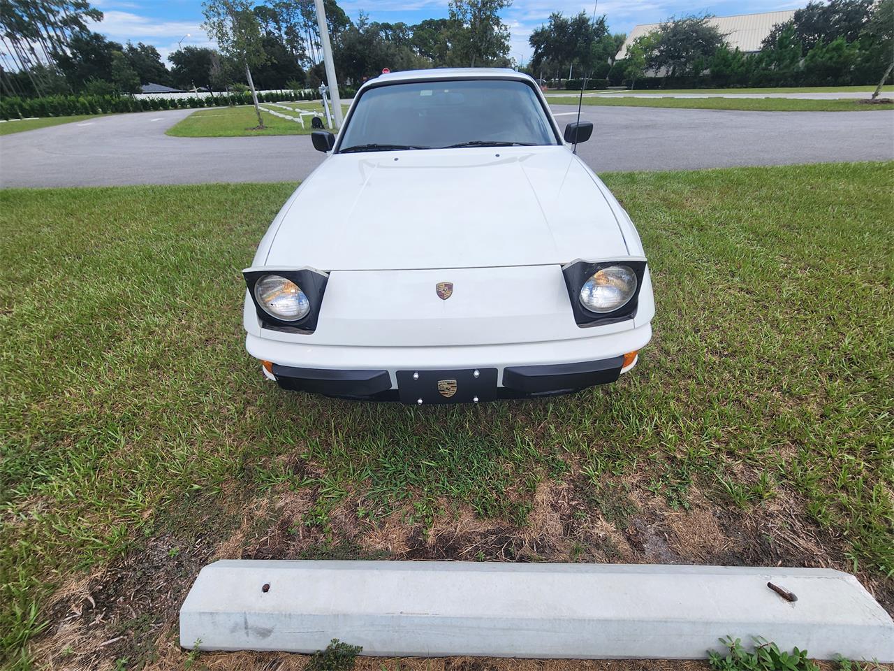 Porsche-924-1987-White-Black-6