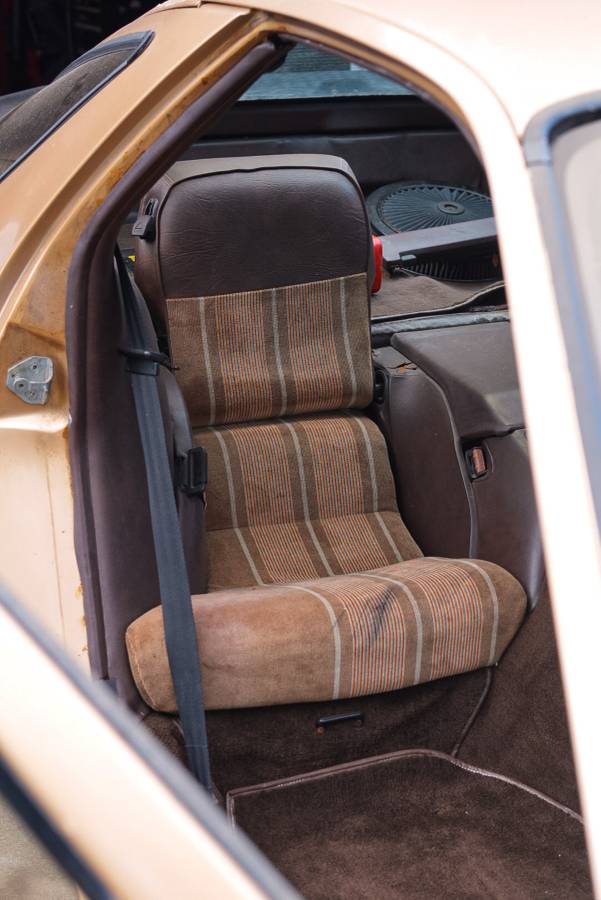 Porsche-928-1979-16