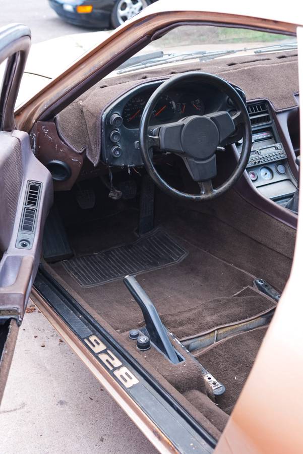 Porsche-928-1979-22