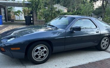 Porsche-928-1981-Coupe-1