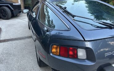 Porsche-928-1981-Coupe-14