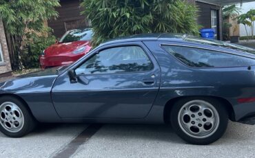 Porsche-928-1981-Coupe-2