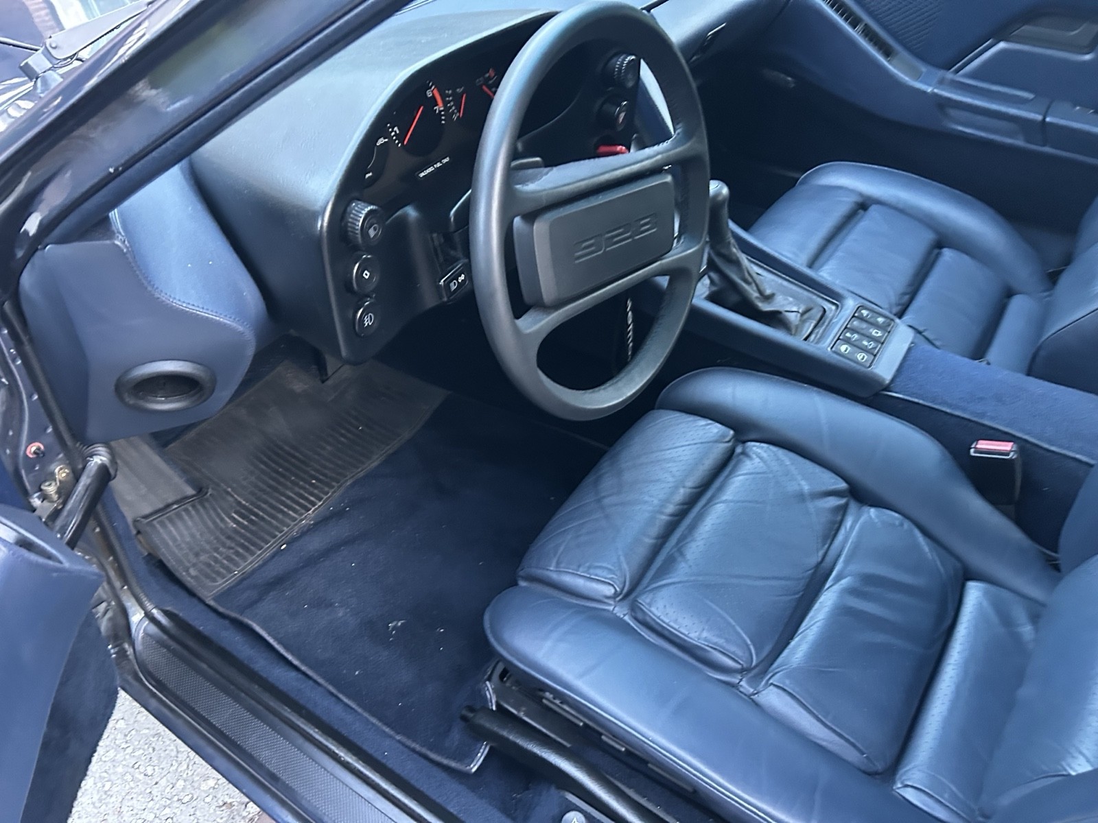 Porsche-928-1981-Coupe-20