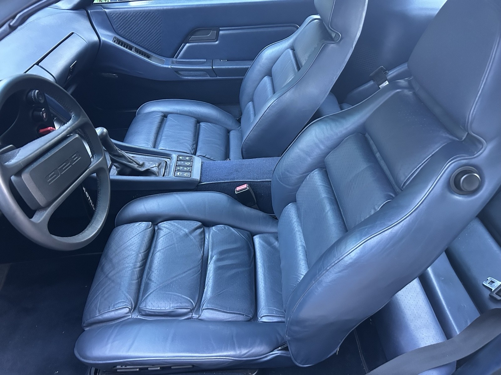Porsche-928-1981-Coupe-21