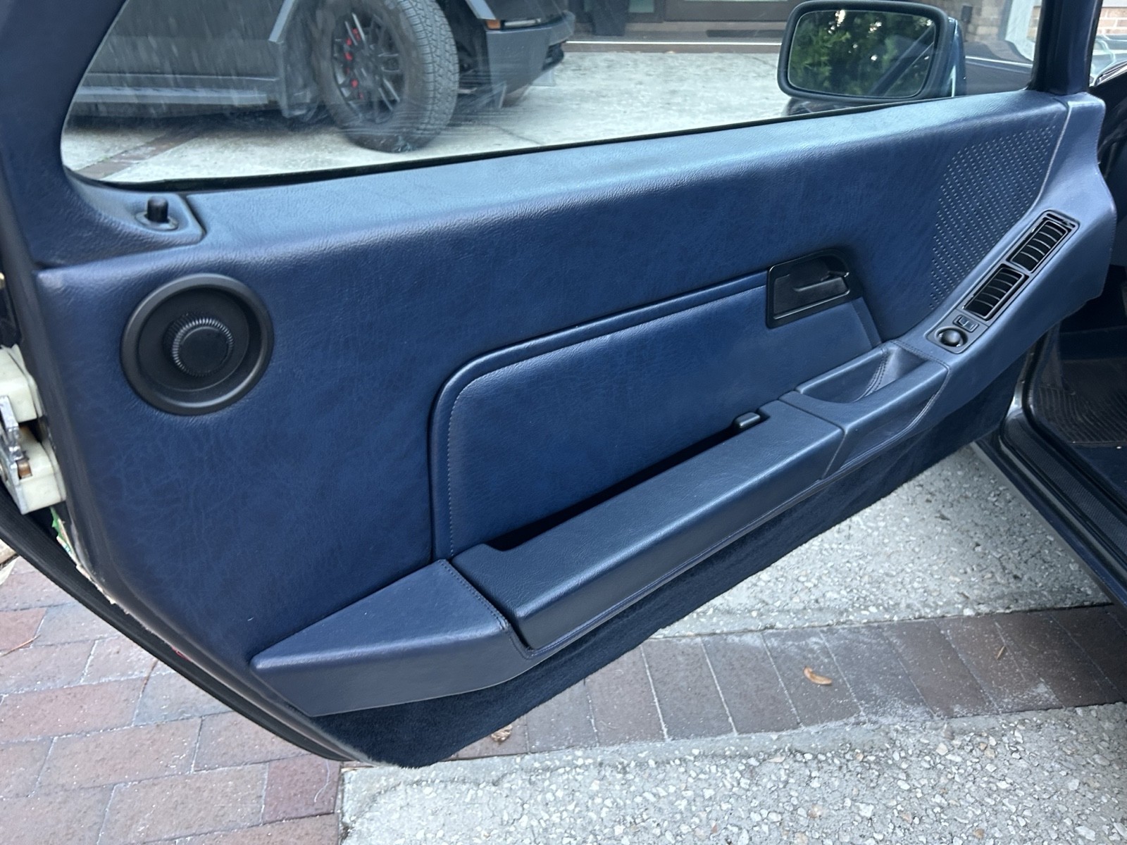 Porsche-928-1981-Coupe-29