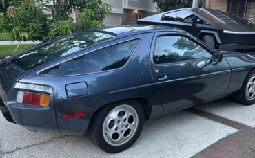 Porsche-928-1981-Coupe-3