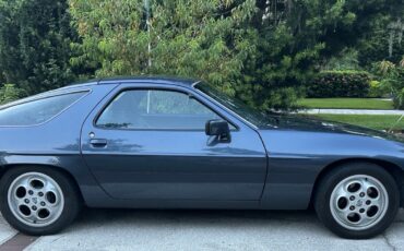 Porsche-928-1981-Coupe