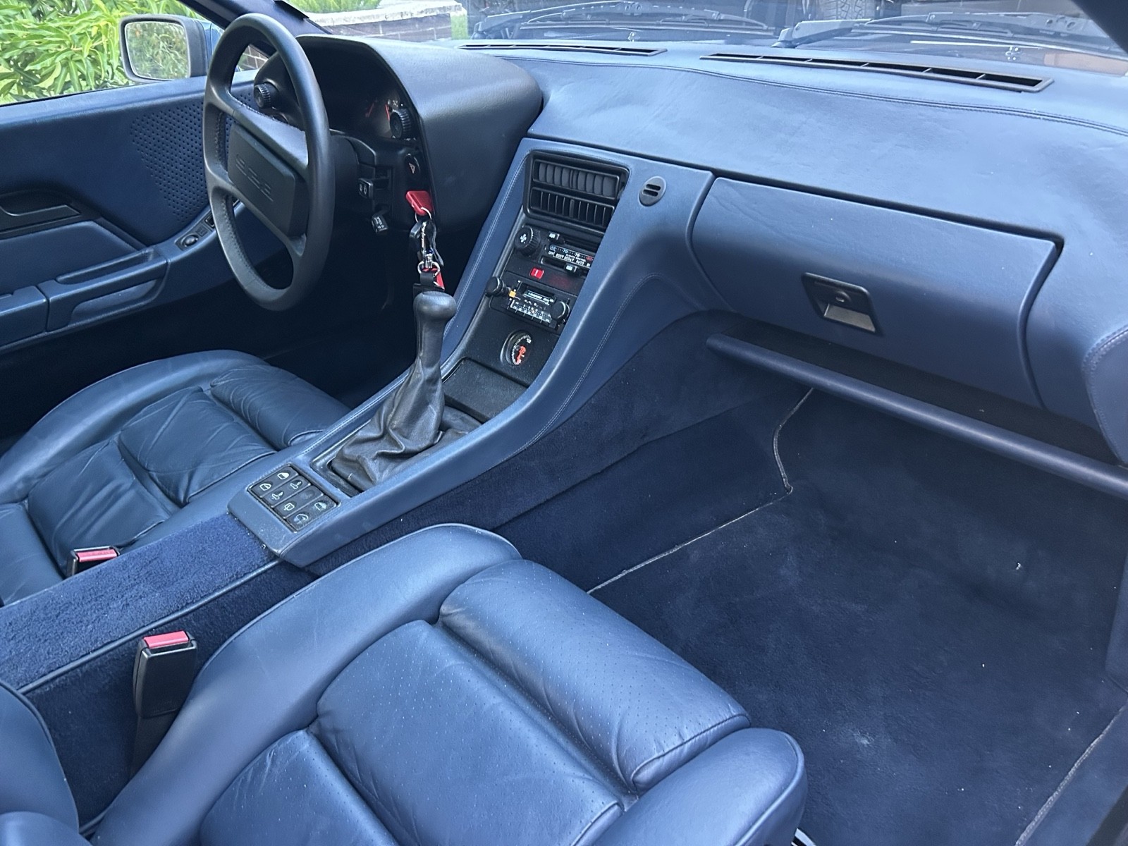 Porsche-928-1981-Coupe-39