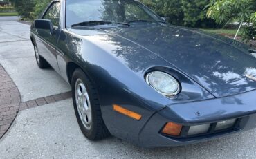 Porsche-928-1981-Coupe-7