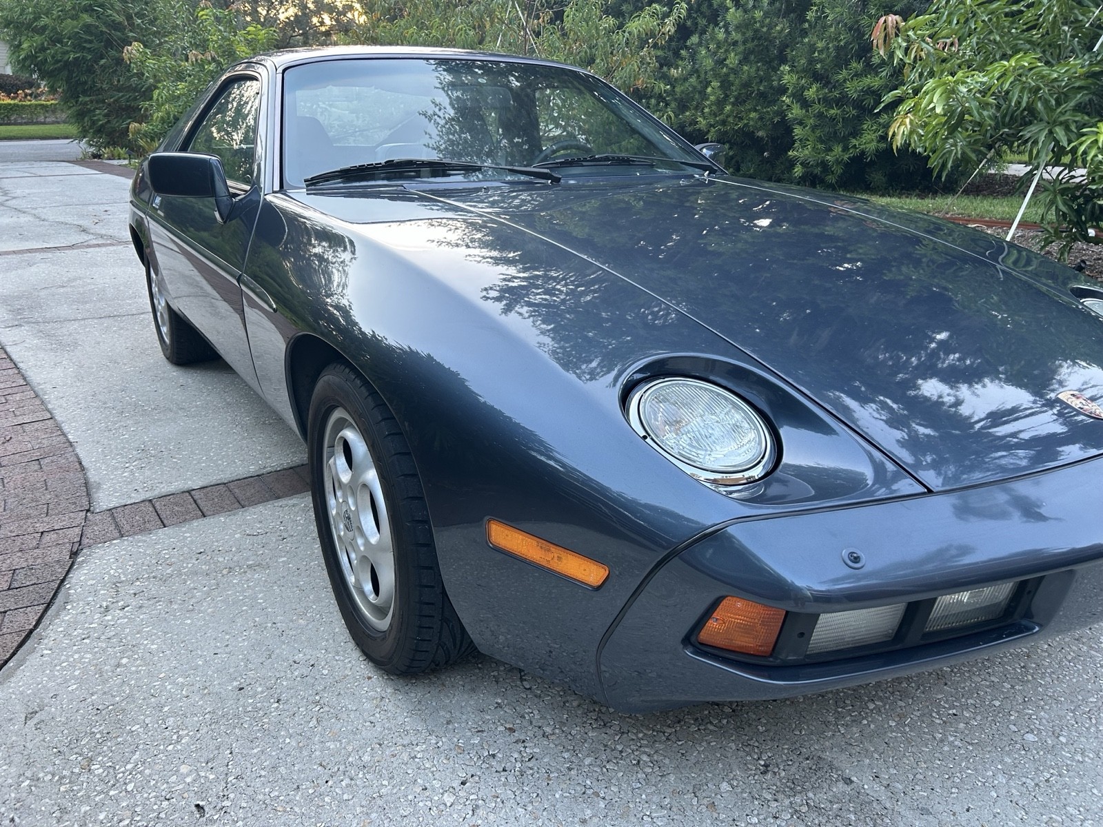 Porsche-928-1981-Coupe-7